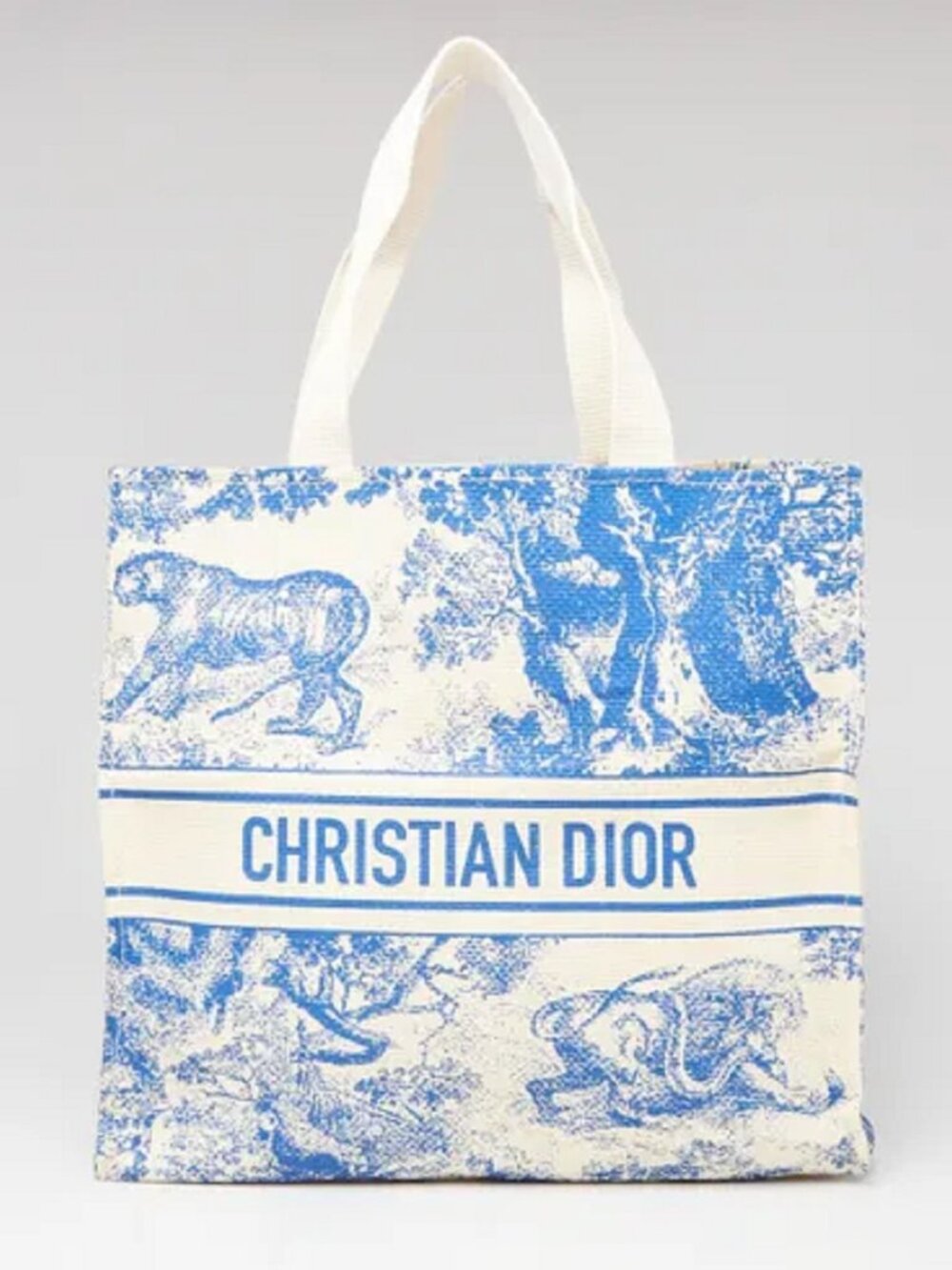 Christian Dior Blue Beige Straw Tote. The perfect beach bag! - Picture 2 of 8